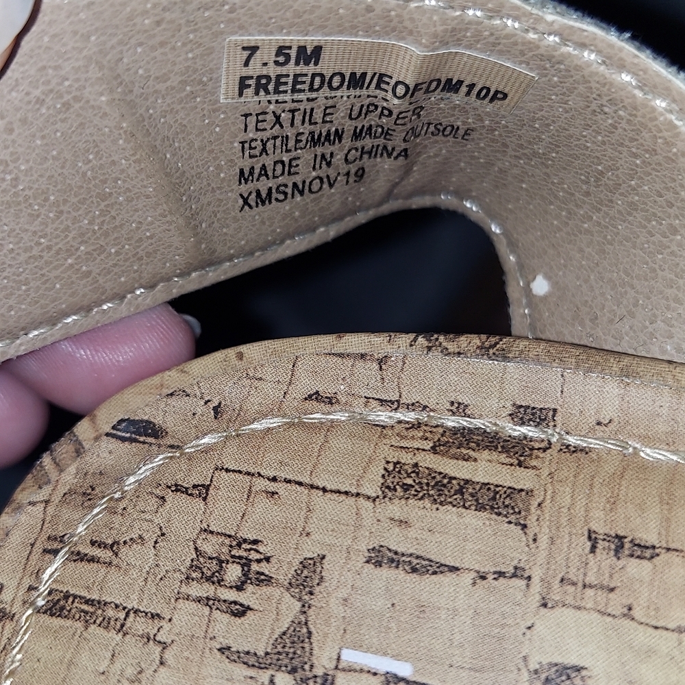 Wedge - Picture 2 of 3